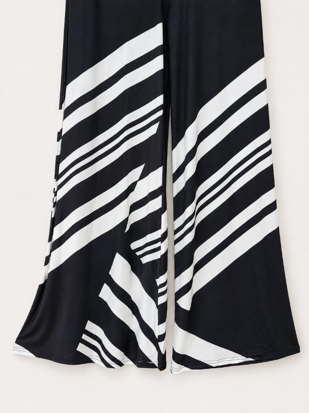 NEW! Lily by Firminiana Black White Abstract Stripe Wide Leg Palazzo Pants - 1X - Picture 3 of 8